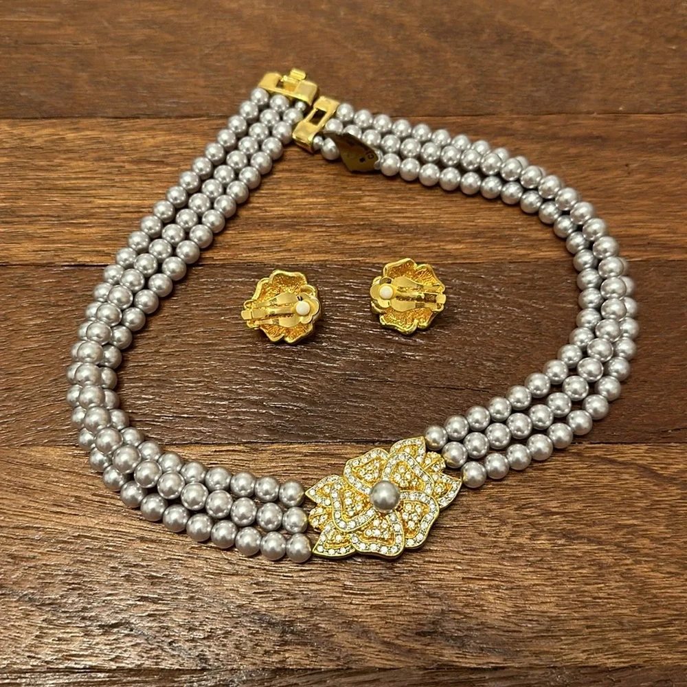 Women’s necklace and earrings set - Picture 3 of 4